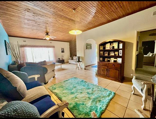 2 BEDROOM HOUSE FOR SALE IN VANDERBIJLPARK CE 1